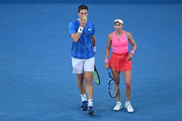 TENNIS AUSTRALIAN OPEN, Olivia Nicholls and Henry Patten of the United Kingdom in action during their mixed doubles final against Kimberley Birrell and John-Patrick Smith of Australia during the 2025 Australian Open at Melbourne Park in Melbourne, Wednesday, January 22, 2025. ( NO ARCHIVING, EDITORIAL USE ONLY, NO USE IN BOOKS WITHOUT CONSENT MELBOURNE VICTORIA AUSTRALIA  Copyright: xJAMESxROSSx 20250122180191610164