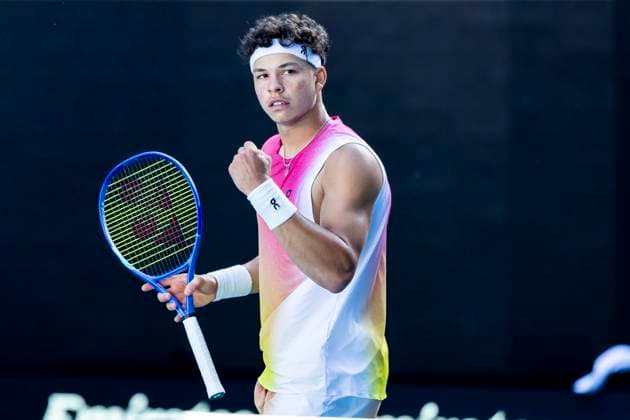 MELBOURNE, VIC - JANUARY 22: Ben Shelton of the United States of America celebrates during the Quarterfinals of the 2025 Australian Open on January 22 2025, at Melbourne Park in Melbourne, Australia. (Photo by Jason Heidrich Icon Sportswire) TENNIS: JAN 22 Australian Open EDITORIAL USE ONLY Icon250122166