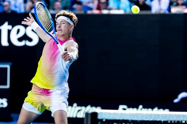 MELBOURNE, VIC - JANUARY 22: Ben Shelton of the United States of America in action during the Quarterfinals of the 2025 Australian Open on January 22 2025, at Melbourne Park in Melbourne, Australia. (Photo by Jason Heidrich Icon Sportswire) TENNIS: JAN 22 Australian Open EDITORIAL USE ONLY Icon250122167