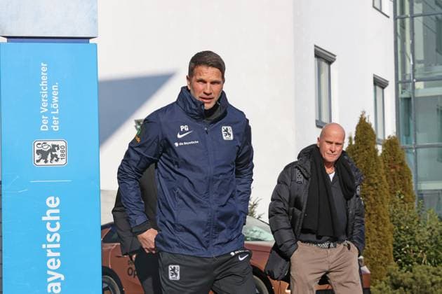 Coach Patrick Glöckner, President Robert Reisinger, Portraet, Portrait, die Bayerische, Insurance, Sponsor, Football 3 Liga TSV 1860 Muenchen Training 21 01 2025 PHOTO Mladen Lackovic