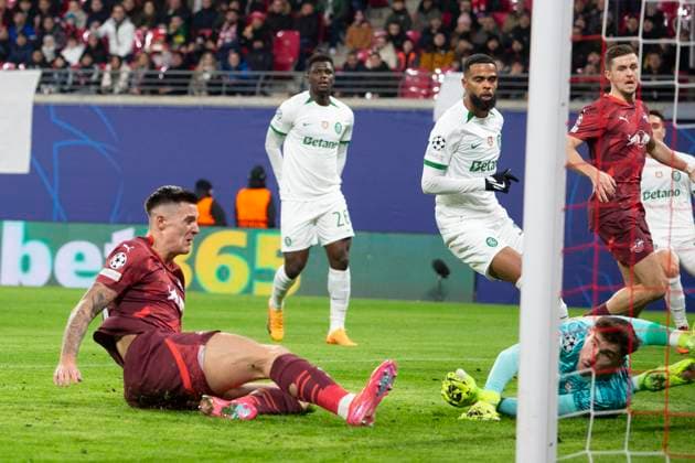 GER, Leipzig, RB Leipzig vs Sporting Lisbon, matchday 7 UEFA Champions League league phase in picture v l Benjamin Sesko RB Leipzig 30 , goal shot to 1 0 22 01 2025, UEFA REGULATIONS PROHIBIT ANY USE OF PHOTOGRAPHS AS IMAGE SEQUENCES AND OR QUASI VIDEO, Copyright: HMBxMedia PaulxFritz