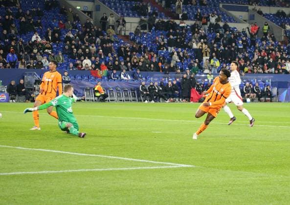 22 01 2025, xgrfx, Football UEFA Champions League, Shakhtar Donetsk Stade Brest emspor, v l Tor, Kevin Shakhtar Donetsk DFL DFB REGULATIONS PROHIBIT ANY USE OF PHOTOGRAPHS as IMAGE SEQUENCES and or QUASI VIDEO Gelsenkirchen