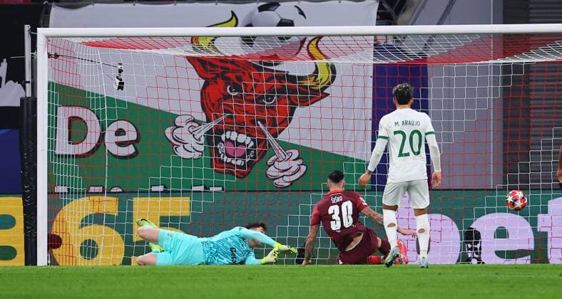 RB Leipzig Sporting Lisbon Champions League Leipzig, 22 01 2025, Red Bull Arena, Soccer, UEFA Champions League, Matchday 7 , RB Leipzig vs Sporting CP Lisbon , Goal for Leipzig to 1 0 In the picture scorer Benjamin Sesko 30, RB Leipzig scores against goalkeeper Franco Israel 1, Sporting , For editorial use only Only editorial use , UEFA regulations prohibit any use of photographs as image sequences and or quasi video , Picture Point