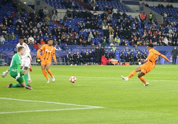 22 01 2025, xgrfx, Football UEFA Champions League, Shakhtar Donetsk Stade Brest emspor, v l Tor, Kevin Shakhtar Donetsk DFL DFB REGULATIONS PROHIBIT ANY USE OF PHOTOGRAPHS as IMAGE SEQUENCES and or QUASI VIDEO Gelsenkirchen