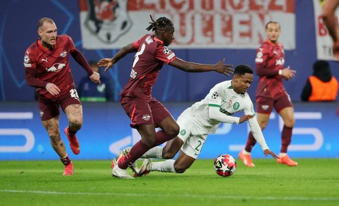 Amadou Haidara, Ousmane Diomande duel Match scene Action Sport Football Soccer UEFA Champions League UCL Men 7 Matchday Season 2024 2025 22 01 2025 Rasen Ballsport RB Leipzig RBL vs Sporting Lisbon DFL regulations prohibit any use of photographs as image sequences and or quasi video