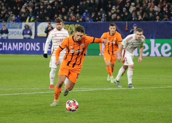 22 01 2025, xgrfx, Football UEFA Champions League, Shakhtar Donetsk Stade Brest emspor, v l Tor, Georgiy Sudakov Shakhtar Donetsk DFL DFB REGULATIONS PROHIBIT ANY USE OF PHOTOGRAPHS as IMAGE SEQUENCES and or QUASI VIDEO Gelsenkirchen