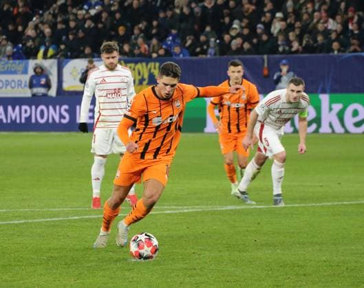 22 01 2025, xgrfx, Football UEFA Champions League, Shakhtar Donetsk Stade Brest emspor, v l Tor, Georgiy Sudakov Shakhtar Donetsk DFL DFB REGULATIONS PROHIBIT ANY USE OF PHOTOGRAPHS as IMAGE SEQUENCES and or QUASI VIDEO Gelsenkirchen