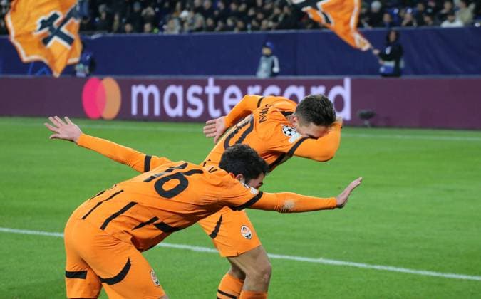 22 01 2025, xgrfx, Football UEFA Champions League, Shakhtar Donetsk Stade Brest emspor, v l Tor, Georgiy Sudakov Shakhtar Donetsk DFL DFB REGULATIONS PROHIBIT ANY USE OF PHOTOGRAPHS as IMAGE SEQUENCES and or QUASI VIDEO Gelsenkirchen