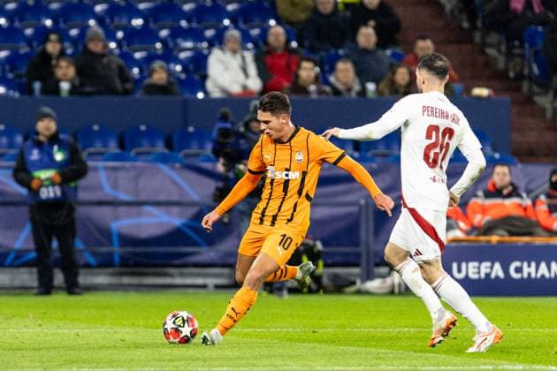 UEFA Champions League FC Shakhtar Donetsk Stade Brest 22 01 2025 Georgiy Sudakov FC Shakhtar Donetsk, 10 , Mathias Pereira Lage Stade Brest, 26 UEFA Champions League FC Shakhtar Donetsk Stade Brest Arena AufSchalke, Gelsenkirchen 22 01 2025 Copyright: xBEAUTIFULxSPORTS Buriakovx