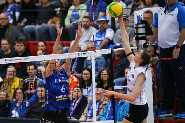 BAU 22 01 2025 Stuttgart Volleyball Allianz MTV Stuttgart vs CSO Voluntari 2005, f l Toni Stautz Stuttgart , Mira Todorova Voluntari