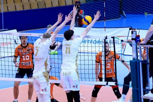 DEU, DVV, 1 VBL, BR Volleys vs VC Olympia Berlin, 22 01 2025, Sportforum, Berlin, DEU, DVV, 1 VBL, BR Volleys vs VC Olympia Berlin, in the picture Daniel Malescha BR Volleys 10 , Jan Fornal BR Volleys 12 , Kirsch, Benjamin VC Olympia Berlin 7 , Wehner, Arthur VC Olympia Berlin 11 Photo Juergen Engler nordphoto GmbH nordphotoxGmbHx xEngler nph00076