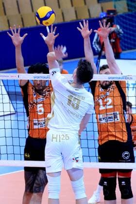 DEU, DVV, 1 VBL, BR Volleys vs VC Olympia Berlin, 22 01 2025, Sportforum, Berlin, DEU, DVV, 1 VBL, BR Volleys vs VC Olympia Berlin, in the picture Neheimjah Mote BR Volleys 5 , Jan Fornal BR Volleys 12 , Schmiedeke, Kilian VC Olympia Berlin 13 Photo Juergen Engler nordphoto GmbH nordphotoxGmbHx xEngler nph00076
