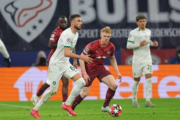 RB Leipzig Sporting Lisbon Champions League Leipzig, 22 01 2025, Red Bull Arena, Football, Men, Season 2024 2025, UEFA Champions League, Matchday 7 , RB Leipzig Sporting Lisbon , Pictured from left Zeno Debast 6, Sporting and Nicolas Seiwald 13, RB Leipzig ,