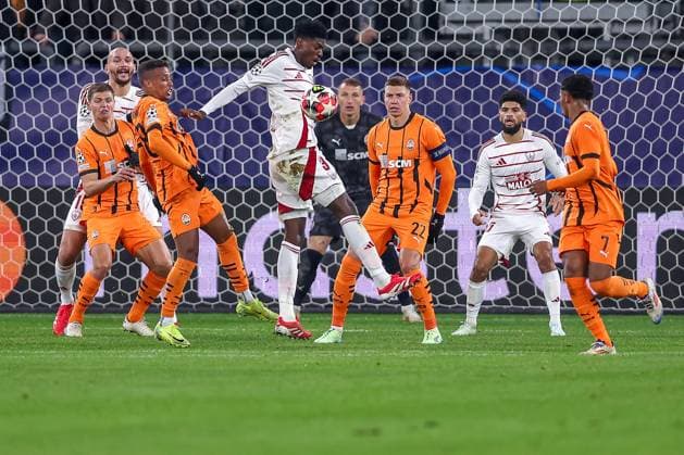 22 01 2025, Football, UEFA Champions League, Shakhtar Donetsk Stade Brestois 29, Arena AufSchalke Gelsenkirchen, Matchday 7 Season 2024 2025 Abdoulaye Ndiaye Stade Brest 3 in penalty area North Rhine-Westphalia Germany