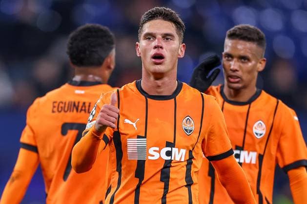 22 01 2025, Football, UEFA Champions League, Shakhtar Donetsk Stade Brestois 29, Arena AufSchalke Gelsenkirchen, Matchday 7 Season 2024 2025 Georgiy Sudakov Shakhtar Donetsk 10 is happy about the penalty North Rhine-Westphalia Germany