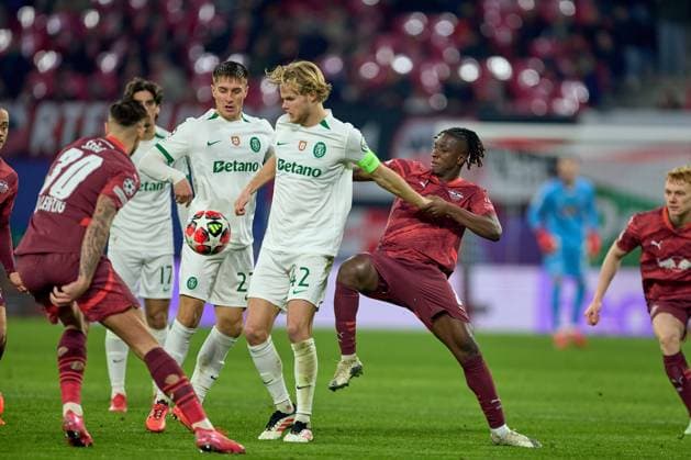 22 01 2025, Football, Men, Champions League, League phase, 2024 2025, Matchday 7, RB Leipzig Sporting Lisbon Amadou Haidara 8, RB Leipzig in duel with Morten Hjumland 42, Sporting Lisbon , with ball Leipzig Red Bull Arena Saxony Germany