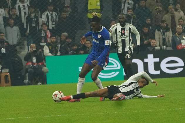Gedson Fernandes (R) of Besiktas and Nico Williams (L) f Athletic Bilbao battle for the ball during the UEFA Europa League 2024 25 League Phase MD7 match between Besiktas JK and Athletic Club at Tupras Stadium on January 22, 2025 in Istanbul, Turkey. Istanbul Turkey Copyright: xSeskimphotox Besiktas-ABilbao_220125 (141)