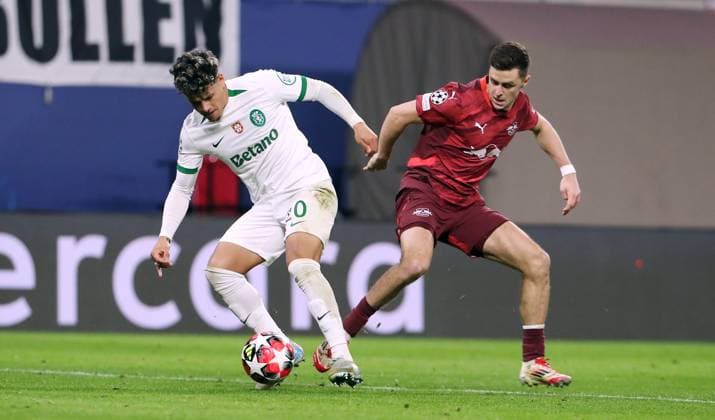 Maxi Araujo on the ball, Christoph Baumgartner duel Match scene Action Sport Football Soccer UEFA Champions League UCL Men 7 Matchday Season 2024 2025 22 01 2025 Rasen Ballsport RB Leipzig RBL vs Sporting Lisbon DFL regulations prohibit any use of photographs as image sequences and or quasi video