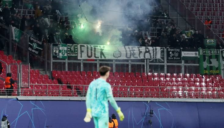 Pyrotechnics, Bengalos, fireworks in the guest block, fuck UEFA Sport Football Soccer UEFA Champions League UCL Men 7 Matchday Season 2024 2025 22 01 2025 Rasen Ballsport RB Leipzig RBL vs Sporting Lisbon DFL regulations prohibit any use of photographs as image sequences and or quasi video