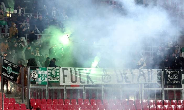 Pyrotechnics, Bengalos, fireworks in the guest block, fuck UEFA Sport Football Soccer UEFA Champions League UCL Men 7 Matchday Season 2024 2025 22 01 2025 Rasen Ballsport RB Leipzig RBL vs Sporting Lisbon DFL regulations prohibit any use of photographs as image sequences and or quasi video