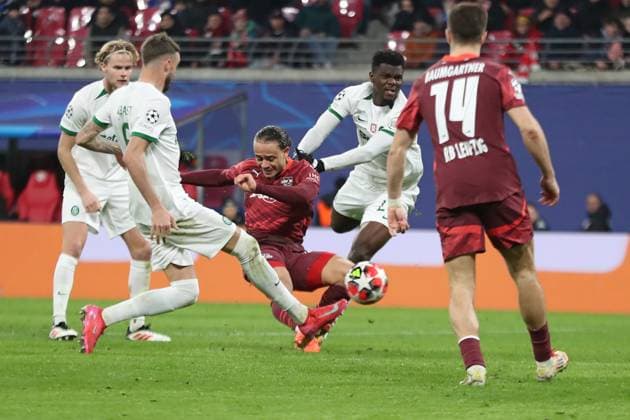 UEFA Champions League RB Leipzig vs Sporting Lisbon, 22 01 25 Xavi Simons 10, RB Leipzig with a shot under pressure Football, UEFA Champions League, Season 2024 2025 RB Leipzig vs Sporting Lisbon on 22 01 25 at Red Bull Arena, Leipzig Copyright: xBEAUTIFULxSPORTS JanxKaeferx