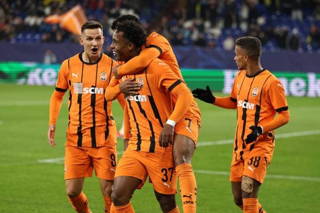 Shakhtar Donetsk players celebrate the 1-0 goal by Pedrinho Shakhtar Donetsk during the 2024 Champions League season match 25 Shakhtar Donetsk Stade Brest Copyright Thomas Pakusch Copyright: Thomas Pakusch