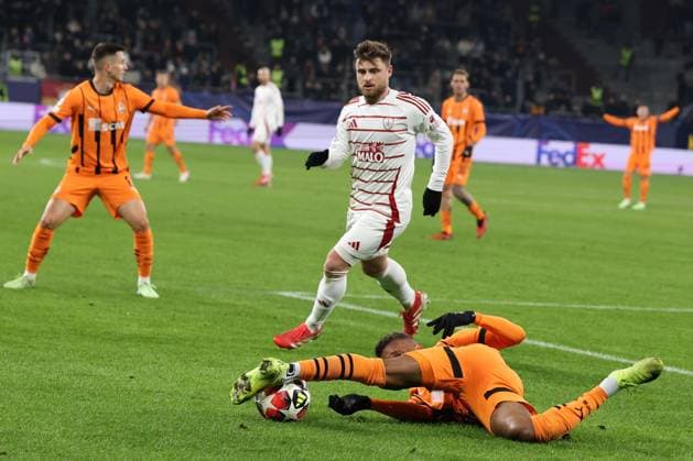 Pedrinho Shakhtar Donetsk goes to the ground after a foul during the 2024 Champions League season match 25 Shakhtar Donetsk Stade Brest Copyright Thomas Pakusch Copyright: Thomas Pakusch