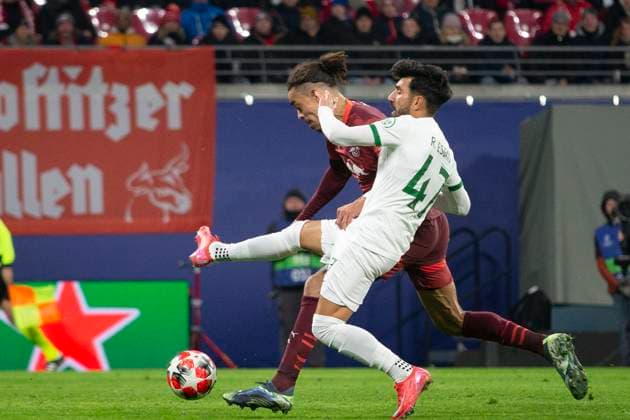 GER, Leipzig, RB Leipzig vs Sporting Lisbon, matchday 7 UEFA Champions League league phase in picture v l Yussuf Poulsen RB Leipzig 09 , Ricardo Esgaio Sporting Lisbon 47 , zum 2 1 22 01 2025, UEFA REGULATES PROHIBIT ANY USE OF PHOTOGRAPHS AS IMAGE SEQUENCES AND OR QUASI VIDEO, Copyright: HMBxMedia PaulxFritz
