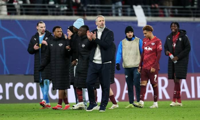 Coach Marco Rose and team at the lap of honor after the end of the match Sport Football Soccer UEFA Champions League UCL Men 7 Matchday Season 2024 2025 22 01 2025 Rasen Ballsport RB Leipzig RBL vs Sporting Lisbon DFL regulations prohibit any use of photographs as image sequences and or quasi video