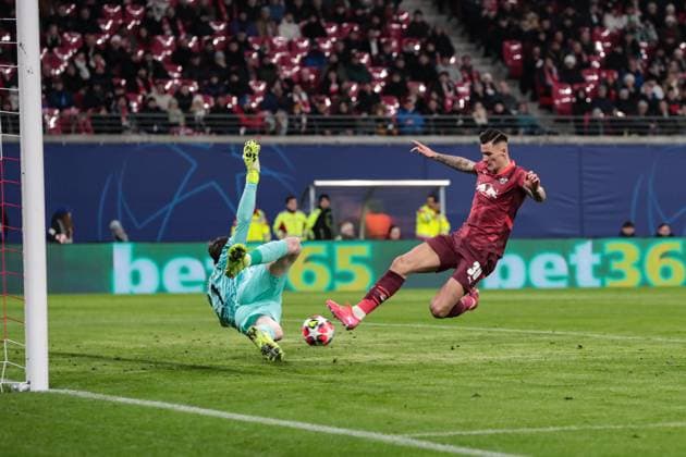 Goalscorer Benjamin Sesko RB Leipzig,30 scores for 1 0 against goalkeeper Franco Israel Sporting Lisbon,1 Champions League league phase season 2024 2025 RB Leipzig vs Sporting Lisbon at the Red Bull Arena in Leipzig action,football,Germany,man,men,22 01 2025