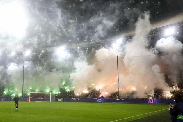 2025-01-22 Feyenoord v FC Bayern Munchen - Champions League - League phase - Matchday 7 ROTTERDAM, NETHERLANDS - JANUARY 22: Fireworks of the Fans and Supporters of Feyenoord during the Champions League - League phase - Matchday 7 match between Feyenoord and FC Bayern Munchen at Stadion Feijenoord on January 22, 2025 in Rotterdam, Netherlands. Rotterdam Stadion Feijenoord Netherlands Content not available for redistribution in The Netherlands directly or indirectly through any third parties. Copyright: xHansxvanxderxValkx