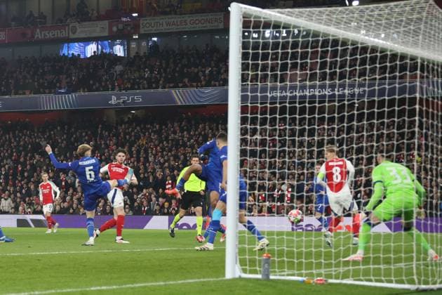 Declan Rice (A) scores the first Arsenal goal (1-0) at the Arsenal v Dinamo Zagreb UEFA Champions League match, at the Emirates Stadium, London, UK on 22nd January, 2025. 
