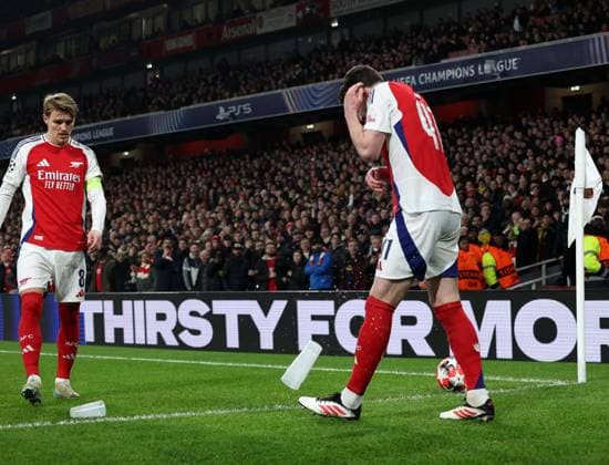 London, England, 22nd January 2025. Arsenal s Declan Rice looks on as he is pelted with objects during the UEFA Champions League match at the Emirates Stadium, London. Picture credit should read: David Klein Sportimage EDITORIAL USE ONLY. No use with unauthorised audio, video, data, fixture lists, club league logos or live services. Online in-match use limited to 120 images, no video emulation. No use in betting, games or single club league player publications. SPI_002_DK_Arsneal_Zagreb SPI-3614-0002