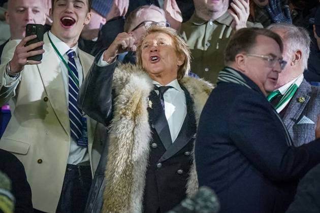 Football UEFA Champions League 2024 2025, Matchday 7 Celtic Glasgow vs Young Boys Bern YB Celtic Park Glasgow, Scotland Rod Stewart Pop singer Copyright: xJOERANxSTEINSIEKx