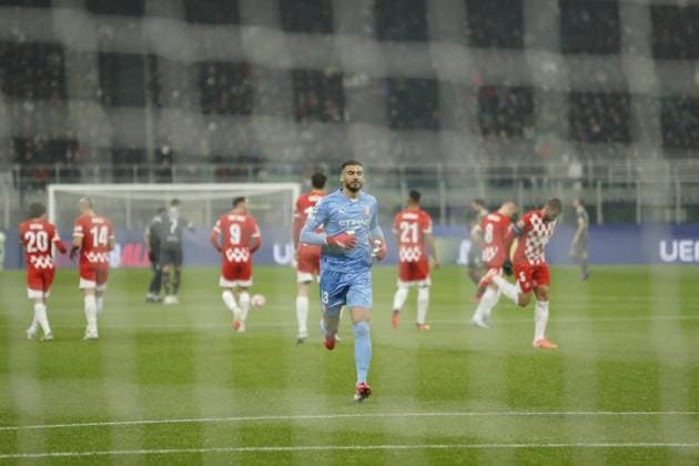Paulo Gazzaninza of Girona FC during the Uefa Champions League, 2024 25 season, football match between AC Milan and Girona FC on 22 January 2025 at Giuseppe Meazza Stadium, San Siro, Milan, Italy. Photo Nderim Kaceli  Copyright: xNderimxKaceli IPAxSportx xipa-agency.netx xx IPA_53225824 IPA_Agency_IPA53225824