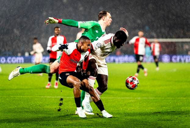 SC Bayern Munchen goalkeeper Manuel Neuer, Feyenoord Rotterdam forwarder Igor Paixao, SC Bayern Munchen defender Dayot Upamecano during the match Feyenoord Bayern Munchen at the Stadium De Kuip for the UEFA Champions League Phase Matchday 7 season 2024 2025 in ROTTERDAM, Netherlands on 22 january 2025, photo by Marcel van Dorst EYE4images DeFodi Images Defodi 746 209844 Defodi-746