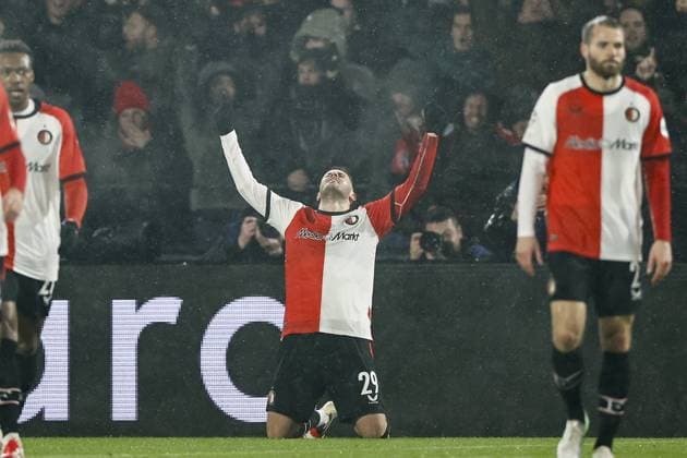 ROTTERDAM - (l-r) Antoni Milambo of Feyenoord, Santiago Gimenez of Feyenoord, Bart Nieuwkoop of Feyenoord celebrate the 1-0 during the UEFA Champions League match between Feyenoord and FC Bayern Munich at Feyenoord Stadion de Kuip on Jan. 22, 2025 in Rotterdam, Netherlands. ANP MAURICE VAN STEEN UEFA Champions League 2024 25 League phase 7 2024 25 xVIxANPxSportx xxANPxIVx 518098840 originalFilename: 518098840.jpg