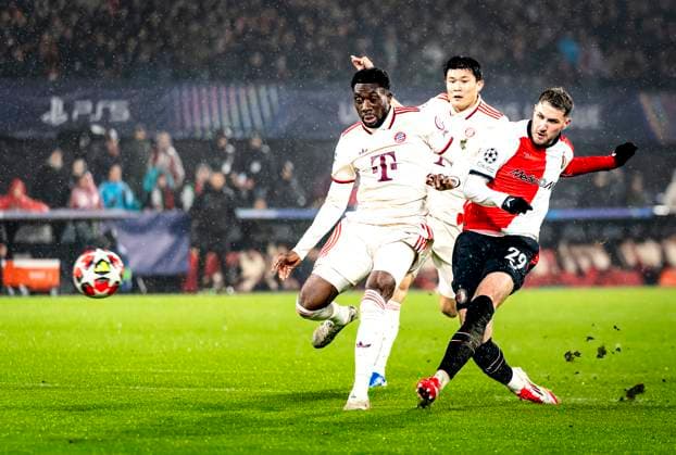 Feyenoord Rotterdam forwarder Santiago Gimenez scores the 1 0 during the match Feyenoord Bayern Munchen at the Stadium De Kuip for the UEFA Champions League Phase Matchday 7 season 2024 2025 in ROTTERDAM, Netherlands on 22 january 2025, photo by Marcel van Dorst EYE4images DeFodi Images Defodi 746 209853 Defodi-746