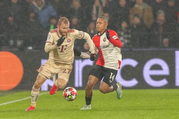 2025-01-22 Feyenoord v FC Bayern Munchen - Champions League - League phase - Matchday 7 ROTTERDAM, NETHERLANDS - JANUARY 22: Konrad Laimer of Bayern Munchen battles for the ball with Igor Paixao of Feyenoord during the Champions League - League phase - Matchday 7 match between Feyenoord and FC Bayern Munchen at Stadion Feijenoord on January 22, 2025 in Rotterdam, Netherlands. Rotterdam Stadion Feijenoord Netherlands Content not available for redistribution in The Netherlands directly or indirectly through any third parties. Copyright: xHansxvanxderxValkx