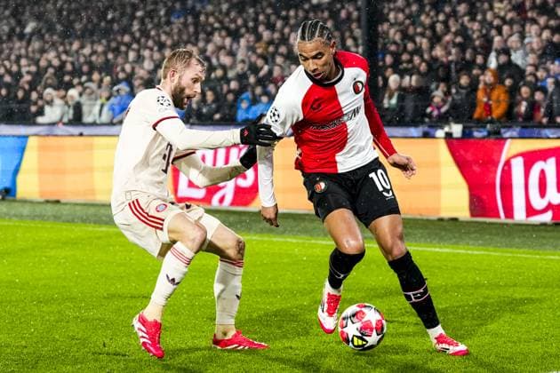 UEFA Champions League: Feyenoord v FC Bayern Munich Rotterdam - Konrad Laimer of FC Bayern Munich, Calvin Stengs of Feyenoord during the seventh round of new format of the Champions League 2024 2025. The match is set between Feyenoord and FC Bayern Munich at Stadion Feijenoord De Kuip on 22 January 2025 in Rotterdam, The Netherlands. Copyright: xYannickxVerhoevenx