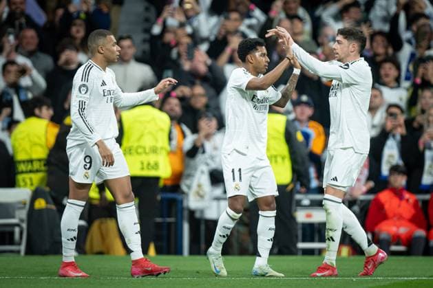 SOCCER - UEFA CL, Madrid vs RBS MADRID,SPAIN,22.JAN.25 - SOCCER - UEFA Champions League, Real Madrid CF vs Red Bull Salzburg. Image shows the rejoicing of Kylian Mbappe, Rodrygo and Federico Valverde (Madrid).  GEPAxpictures xFelipexMondino