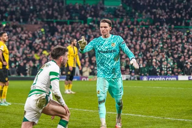 Fussball: UEFA Champions League 2024 2025, Spieltag 7 - Celtic Glasgow vs. Young Boys Bern (YB) - Celtic Park (Glasgow, Schottland): Starker Leistung in der ersten Halbzeit von Marvin Keller (Young Boys Bern, 33), einen Foulelfmeter konnte er parieren. Copyright: xJOERANxSTEINSIEKx