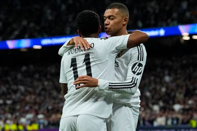 Real Madrid vs RB Salzburg Rodrygo Goes and Kylian Mbappe of Real Madrid CF during Real Madrid vs FC Salzburg at Santiago Bernabeu Stadium on January 22nd 2025  Copyright: xSenis-Cebolla ALFAQUIx