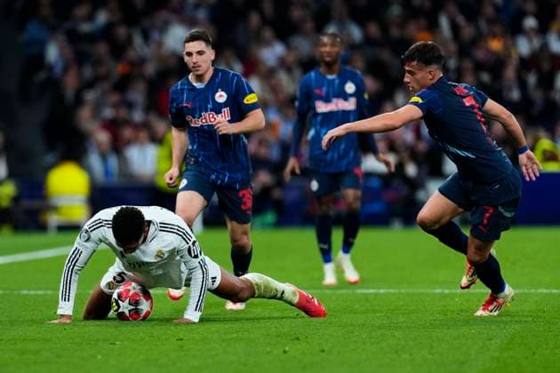 Real Madrid vs RB Salzburg Kylian Mbappe of Real Madrid CF and Nicolas Capaldo of FC Salzburg during Real Madrid vs FC Salzburg at Santiago Bernabeu Stadium on January 22nd 2025  Copyright: xSenis-Cebolla ALFAQUIx