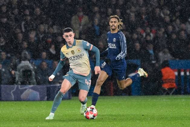 FOOTBALL : PSG vs Manchester City - Ligue des Champions - 22 01 2025 Phil Foden ( 47 - Manchester City ) and Bradley Barcola ( 29 - PSG ) during the UEFA Champions League match between Paris Saint Germain and Manchester City at Parc Des Princes on January 22, 2025 in Paris, France. ( Photo by Dante Badano PsnewZ ) - ParisFrance  Copyright: xDantexBadanox