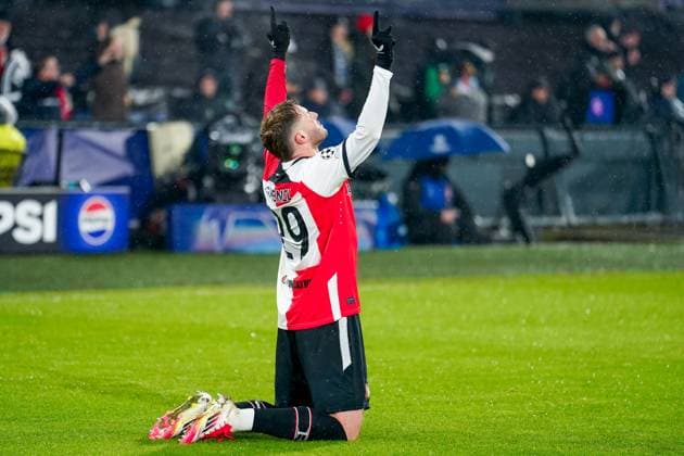 2025-01-22 Feyenoord v FC Bayern Munchen - Champions League - League phase - Matchday 7 ROTTERDAM, NETHERLANDS - JANUARY 22: Santiago Gimenez of Feyenoord celebrates after scoring his sides second goal during the Champions League - League phase - Matchday 7 match between Feyenoord and FC Bayern Munchen at Stadion Feijenoord on January 22, 2025 in Rotterdam, Netherlands. Rotterdam Stadion Feijenoord Netherlands Content not available for redistribution in The Netherlands directly or indirectly through any third parties. Copyright: xJorisxVerwijstx