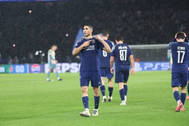 Champions league psg manchester city PHOTOPQR LE PARISIEN Le Parisien Arnaud Journois ; PARIS ; 22 01 2025 ; FOOTBALL , LIGUE DES CHAMPIONS UEFA , PHASE DE LIGUE , 7E JOURNEE , 22 01 2025 , PARIS , PARC DES PRINCES PARIS SG - MANCHESTER CITY PHOTO LE PARISIEN ARNAUD JOURNOIS 2 Achraf Hakimi PARIS France  Copyright: xPHOTOPQR LExPARISIEN MAXPPPxLexParisienx xArnaudxJournoisx 20250122LPA3361 20250122LPA3361