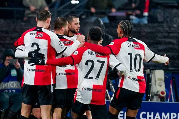 2025-01-22 Feyenoord v FC Bayern Munchen - Champions League - League phase - Matchday 7 ROTTERDAM, NETHERLANDS - JANUARY 22: Santiago Gimenez of Feyenoord celebrates after scoring his sides first goal with his teammates during the Champions League - League phase - Matchday 7 match between Feyenoord and FC Bayern Munchen at Stadion Feijenoord on January 22, 2025 in Rotterdam, Netherlands. Rotterdam Stadion Feijenoord Netherlands Content not available for redistribution in The Netherlands directly or indirectly through any third parties. Copyright: xJorisxVerwijstx