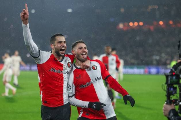 22 01 2025, Soccer, Season 2024 2025, Champions League, Matchday 7, Feyenoord Rotterdam FC Bayern Munich, f l David Hancko Feyenoord Rotterdam and Santiago Gimenez Feyenoord Rotterdam cheer after scoring the 2 to 0 Rotterdam Staion Feijenoord Netherlands xRHR PHOTO TRx Copyright: TimxRehbein RHR-FOTOx RHR-FOTO TR
