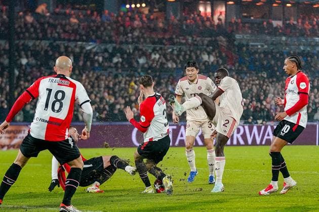 ROTTERDAM, 22-01-2025, Stadium Feijenoord de Kuip, season 2024 2025 , Uefa Champions League. Match between Feyenoord - Bayern Munchen Bayern Munchen player Dayot Upamecano shoots Feyenoord - Bayern Munchen  x27514395x Copyright: